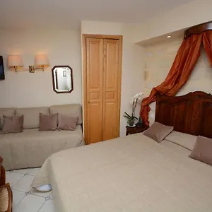 ** Hotel Familia Frankreich